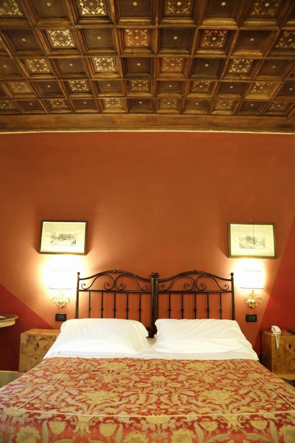 Albergo delle Drapperie image 1